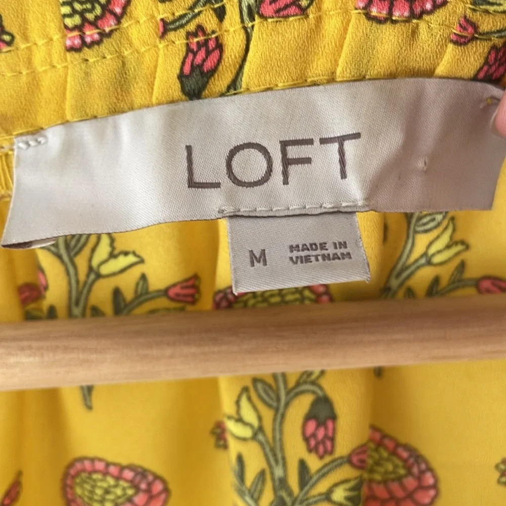 Loft sleeveless top. Size M. - Picture 2 of 5